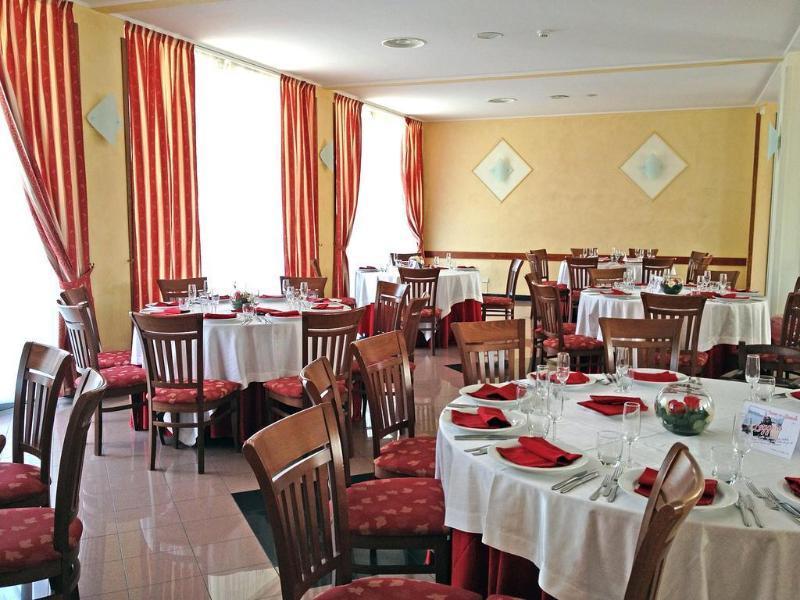 Hotel River Palace Terracina Exterior foto
