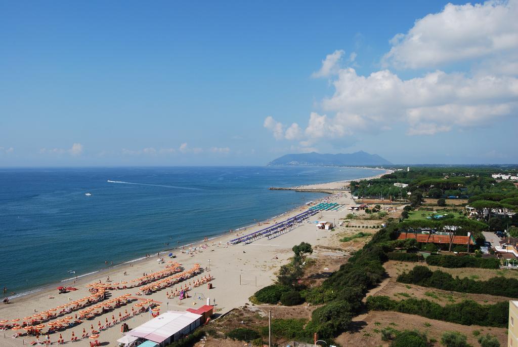 Hotel River Palace Terracina Exterior foto